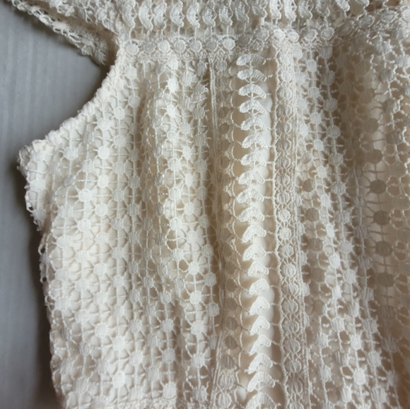 ROMEO AND JULIET COUTURE  MOCK TURTLE NECK CAP SLEEVE IVORY DRESS - Picture 5 of 16